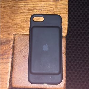 IPhone 8 rechargeable phone case from Apple